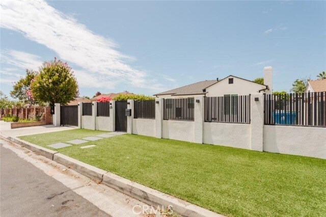 Building Photo - 8119 Shadyglade Ave