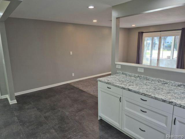 Building Photo - 6380 Eastlawn Ave