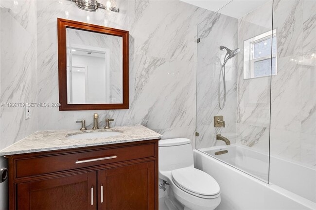 Building Photo - 4010 NE 22nd Ave