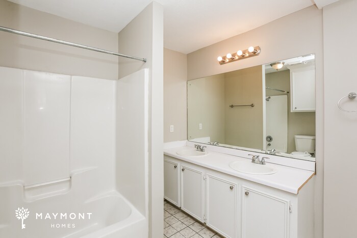 Building Photo - 1440 Chelsea Ln