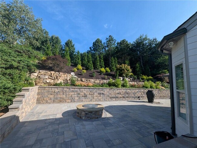 Building Photo - 4920 Hidden Meadow Dr