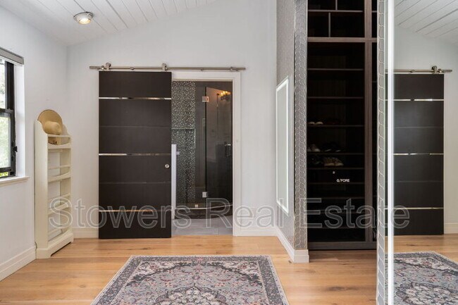 Building Photo - 357 La Casa Via