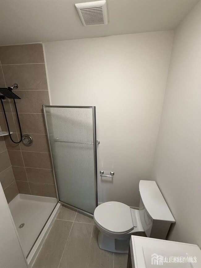 Building Photo - 517 Edison Glen Terrace