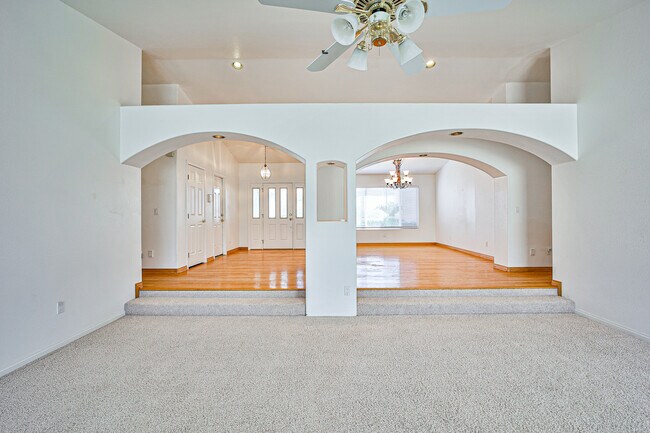 Building Photo - 6025 Egan Crest Dr