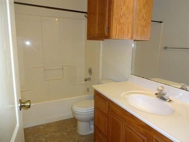 Building Photo - No App Fee. *
