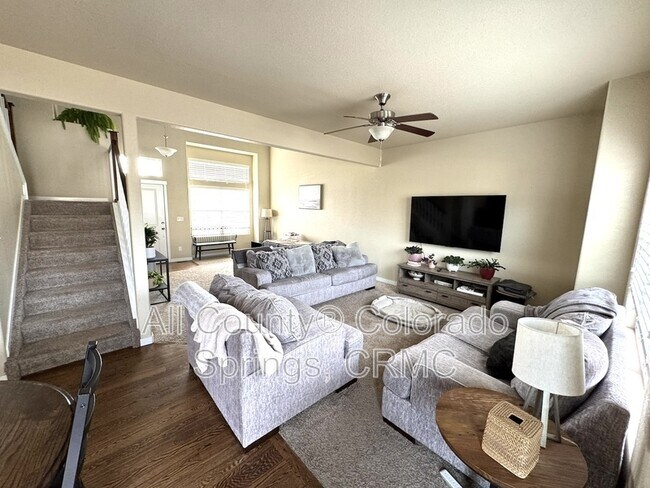 Building Photo - 8456 Hardwood Cir