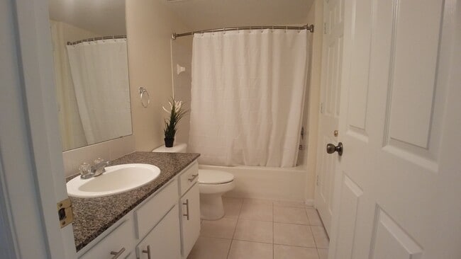 Building Photo - Beautiful 2/2 condo for rent next to Waterford Lakes Town Center and UCF