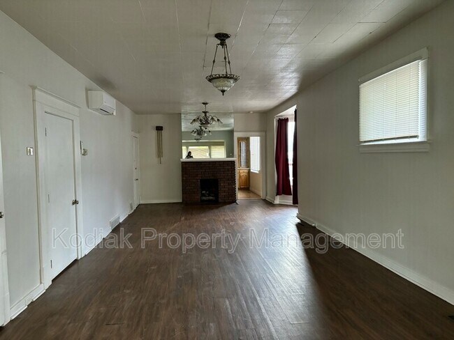 Building Photo - 356 S 900 E