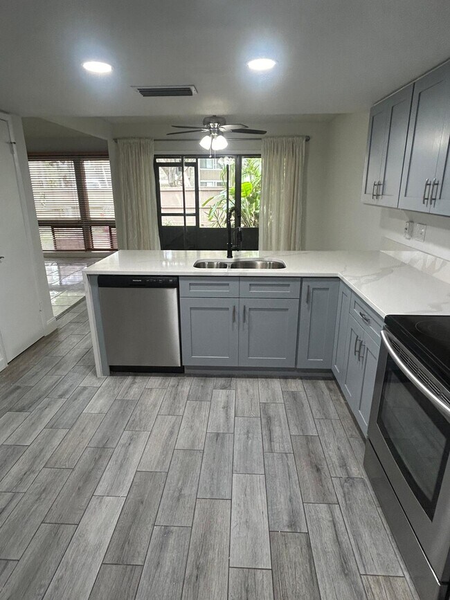 Building Photo - 5821 Windhover Dr