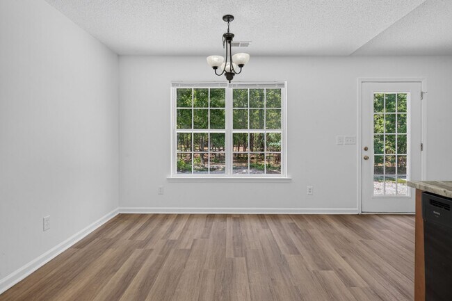 Building Photo - 20 Kimpton Dr