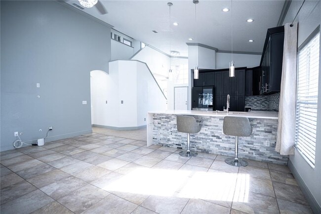 Building Photo - 546 Bloomingdale Dr