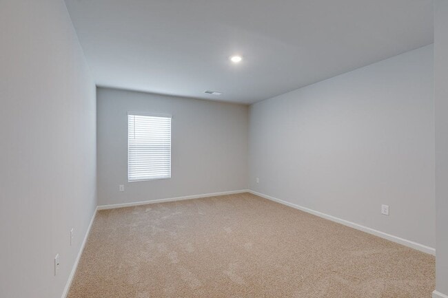 Building Photo - COMING SOON - Beautiful Fountain Inn home!  RARE FIND – Spacious 5 Bedroom Home with 1 Month FREE...