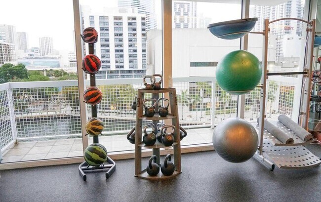 Building Photo - 41 SE 5th St