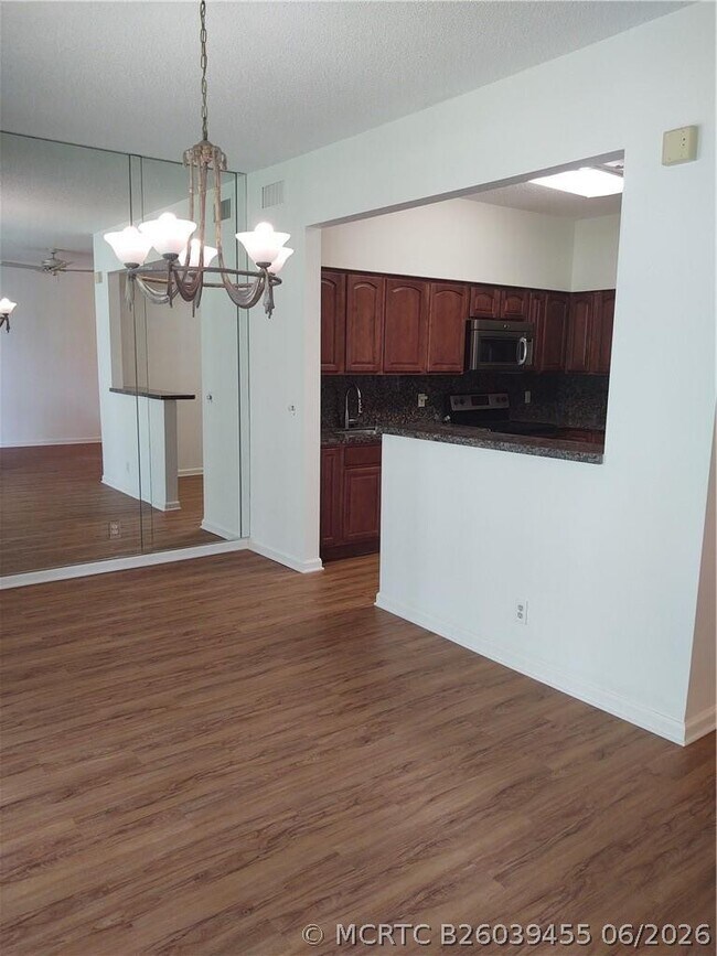 Building Photo - 5801 Coach House Cir