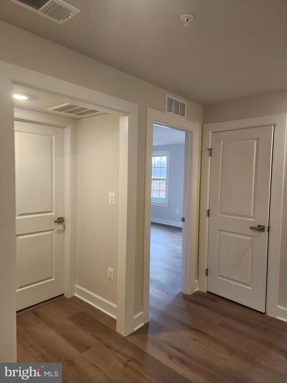 Building Photo - 2111 Collington Pl