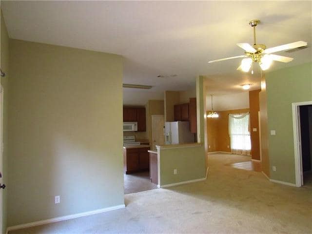 Building Photo - 1811 Lake Travis Dr