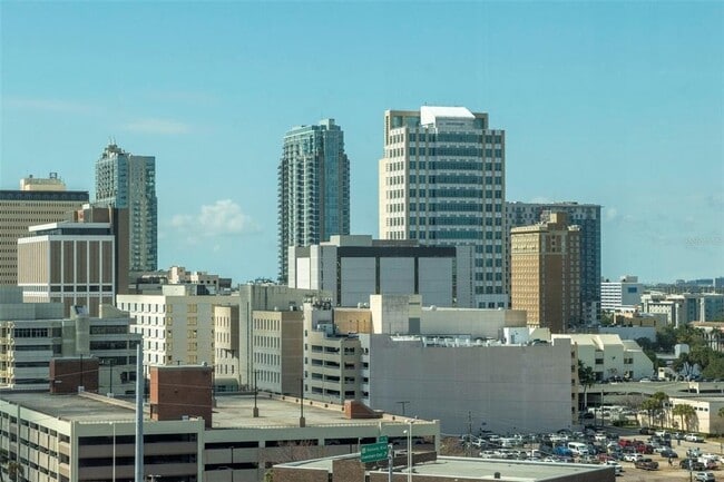 Building Photo - 1120 E Kennedy Blvd