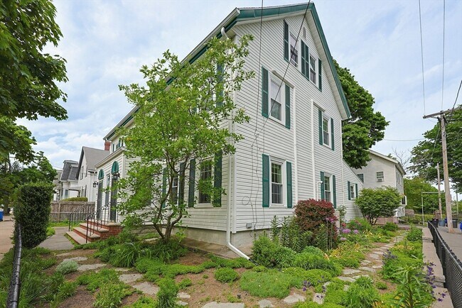 Building Photo - 36 Albion St