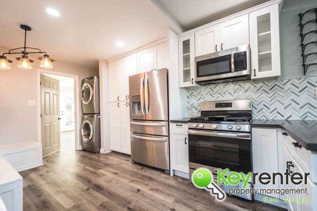 Building Photo - North Park Cozy Front Home of Duplex (full...