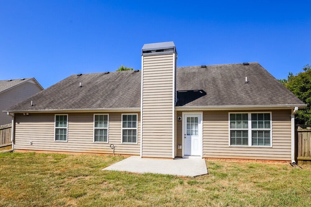 Building Photo - 3336 Bridle Brook Dr NE