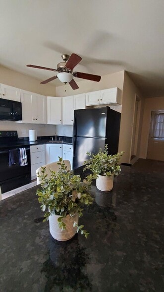 Building Photo - 243 York Rd