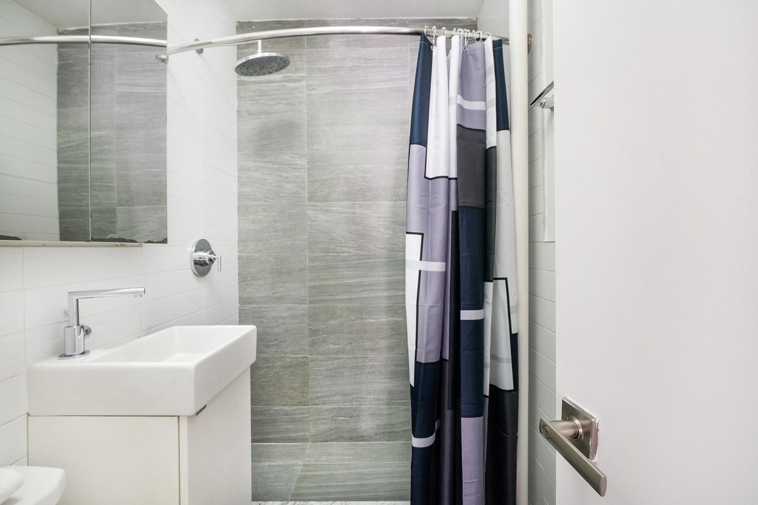 Building Photo - 45 E 33rd St