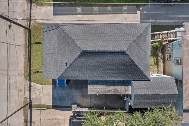 Building Photo - 511 9th St