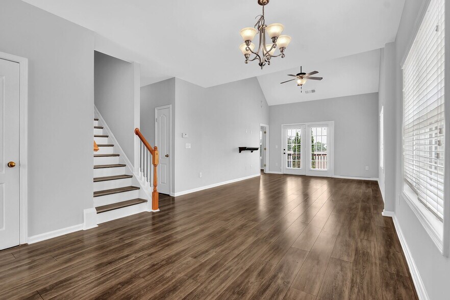 Building Photo - 374 Guibor Ct NW
