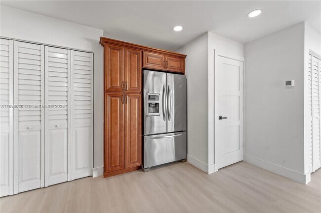 Building Photo - 2600 NW 68th Way