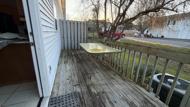 Building Photo - 23 Lexington Ct