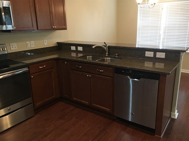 Building Photo - 1389 Castleoak Dr