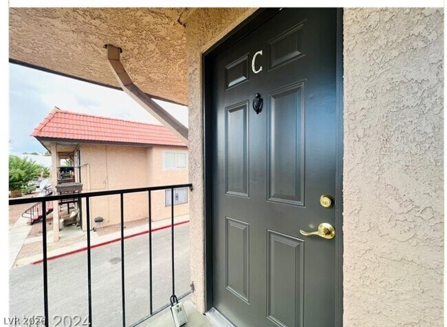 Building Photo - 2920 E Siki Ct