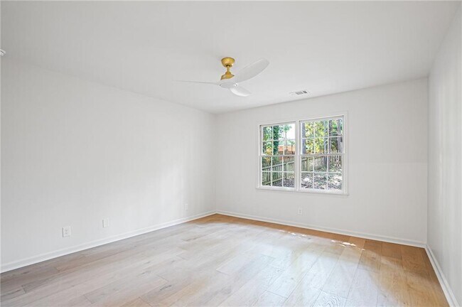 Building Photo - 200 Nestor Ct