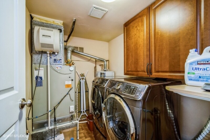 Building Photo - 1413 Sutton Ct