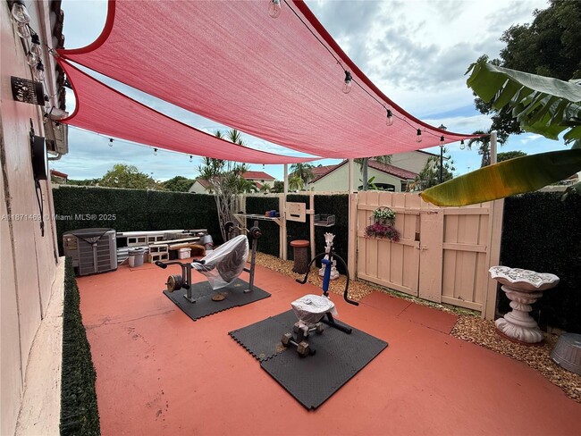 Building Photo - 2901 San Remo Cir