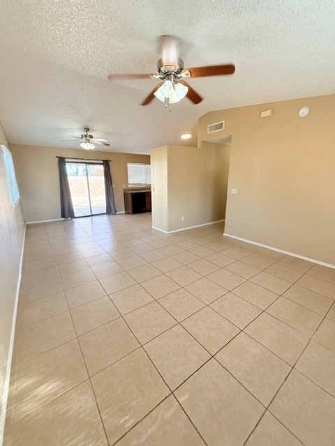 Building Photo - HOUSE FOR RENT