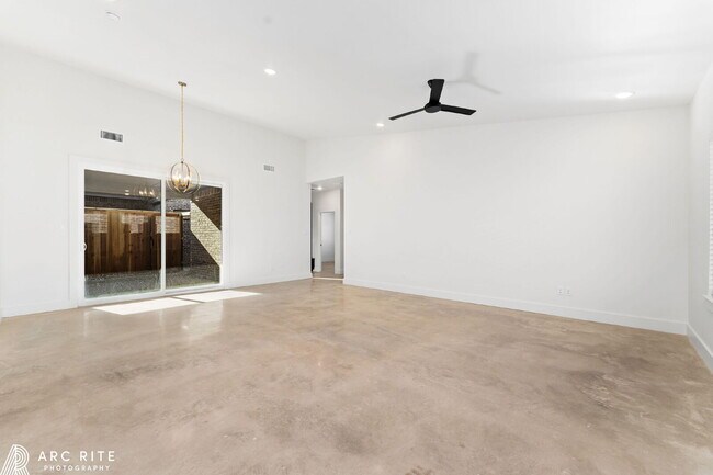 Building Photo - Pre-Leasing Fall of 2026!! Luxury Homes!!