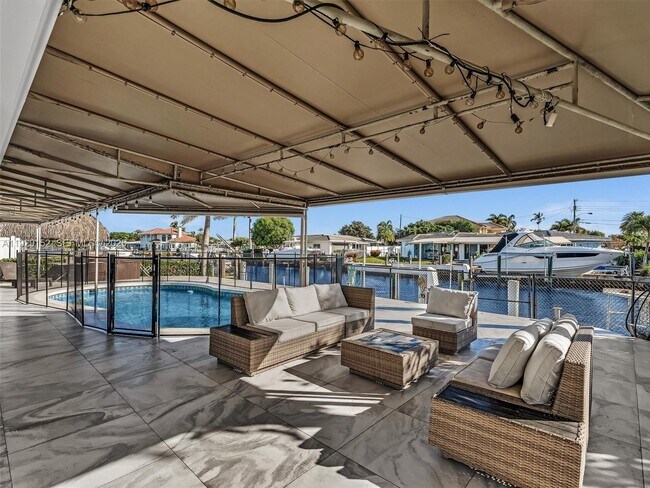 Building Photo - 440 SE 8th Ave