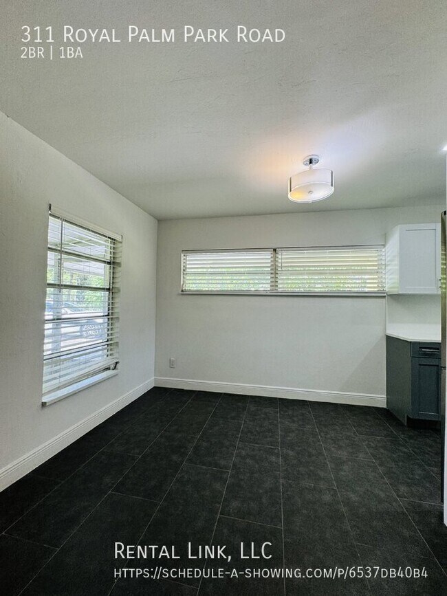 Building Photo - 311 Royal Palm Park Rd