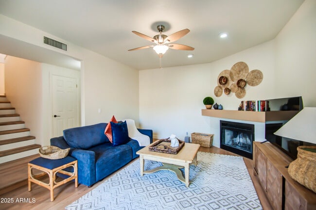 Building Photo - 5640 E Bell Rd