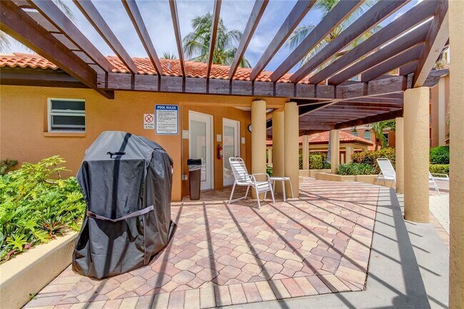 Building Photo - 1575 Pinellas Bayway S