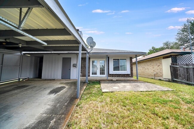 Building Photo - Charming 2-bed, 2-bath home in Universal C...