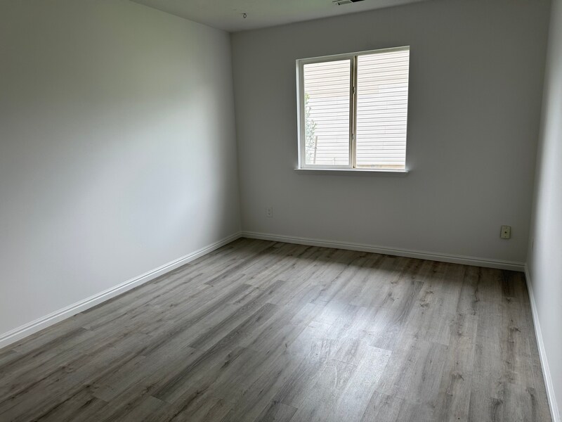 Building Photo - 3127 W 525 N