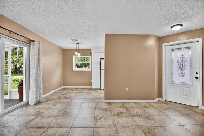 Building Photo - 73 Buttonworth Dr