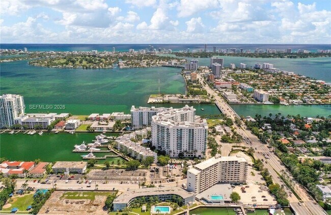 Building Photo - 7900 Harbor Island Dr