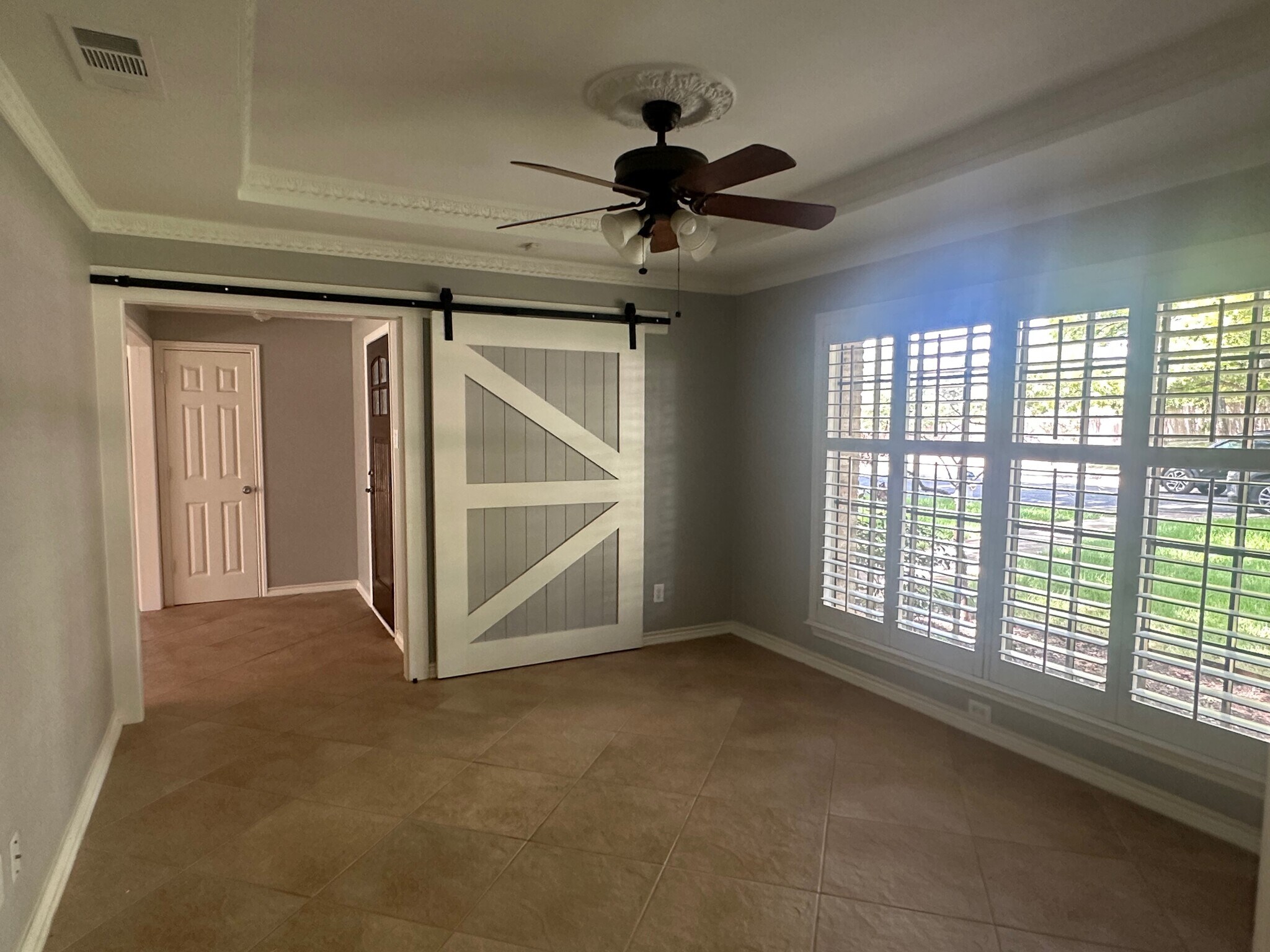 Building Photo - 7010 Claybrook Dr