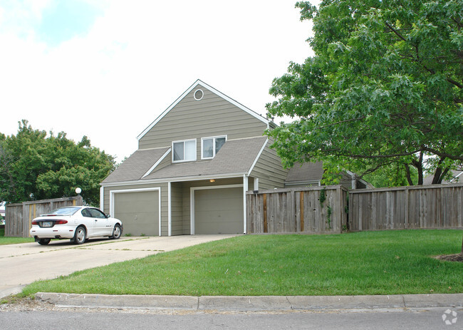 Building Photo - Hawthorn Place Townhomes