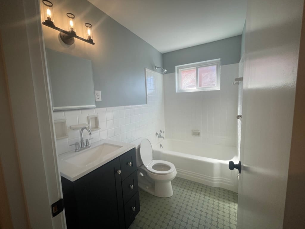 Building Photo - 5706 Grace Ave