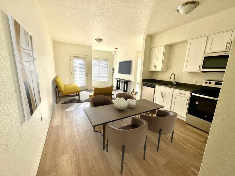 Building Photo - Halsey Crossing