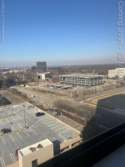 Building Photo - 5000 Town Center Dr